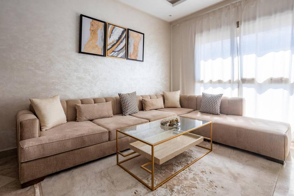 Modern Charm At Le Joyau Du Parc Apartment